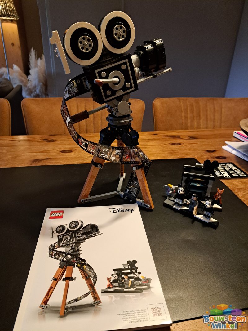 LEGO Disney Walt Disney eerbetoon - camera - 43230 gebouwd door klant — Disney