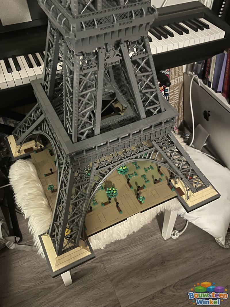 LEGO ICONS Eiffeltoren - 10307 gebouwd door klant — Creator Expert / Icons