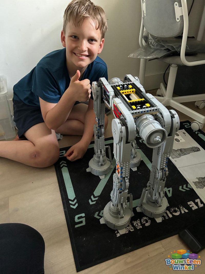 LEGO Star Wars AT-AT - 75313 gebouwd door klant — Star Wars