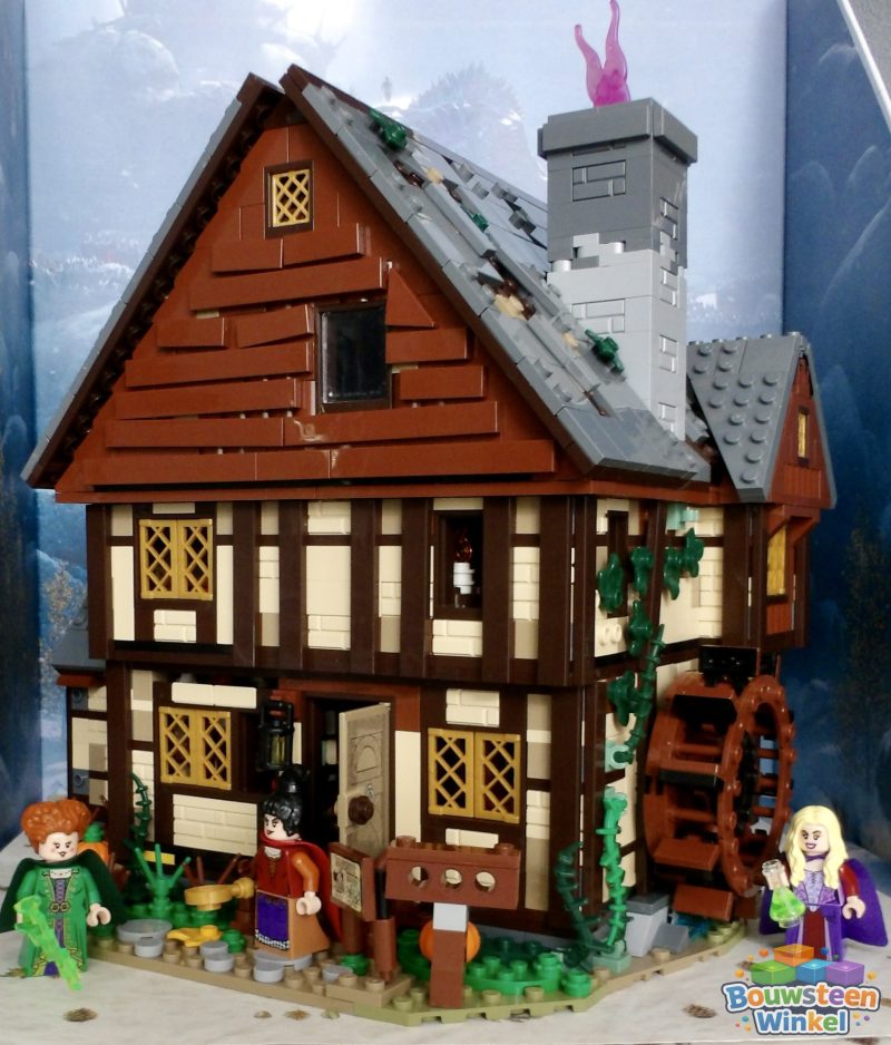 LEGO Ideas Disney Hocus Pocus - 21341 gebouwd door klant — Architecture / Ideas