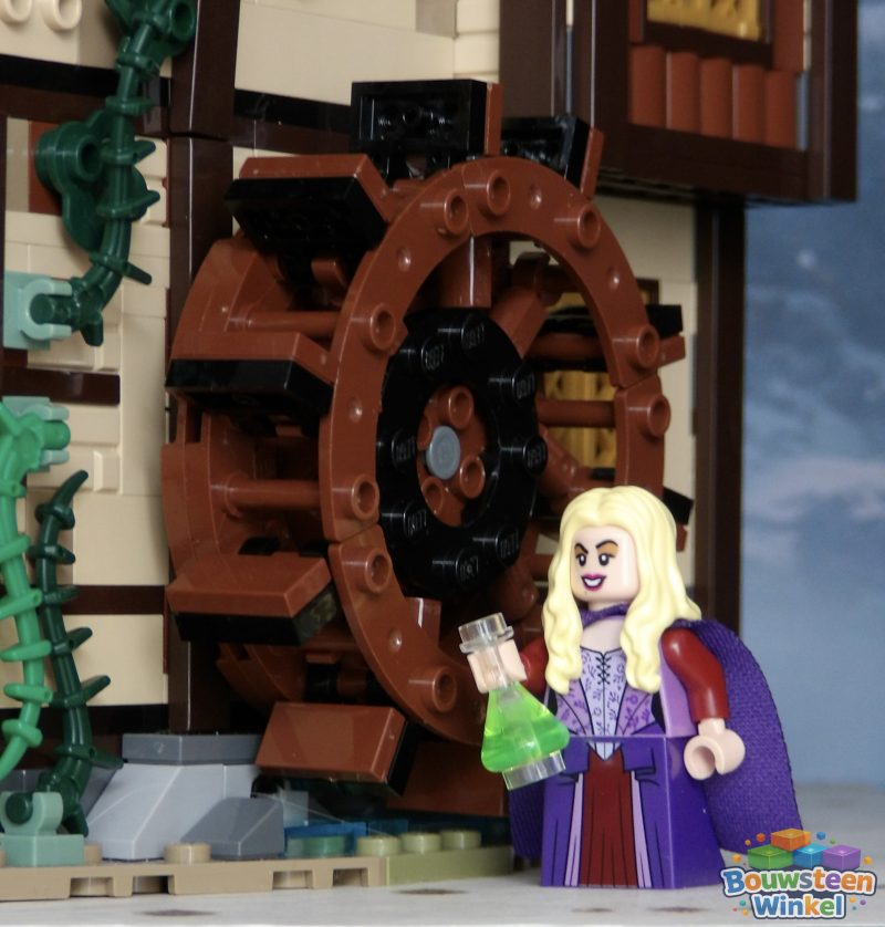 LEGO Ideas Disney Hocus Pocus - 21341 gebouwd door klant — Architecture / Ideas