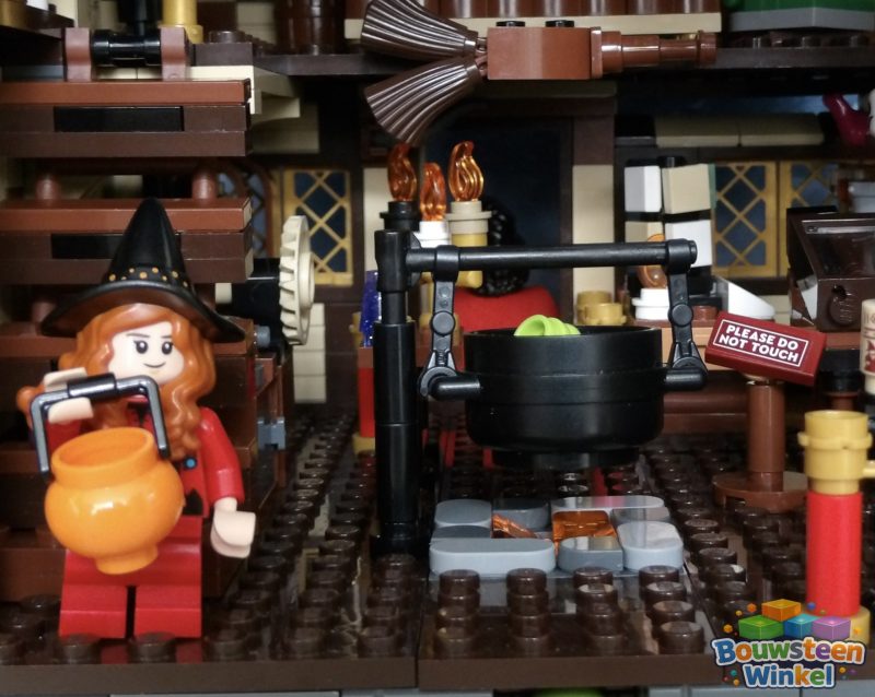 LEGO Ideas Disney Hocus Pocus - 21341 gebouwd door klant — Architecture / Ideas