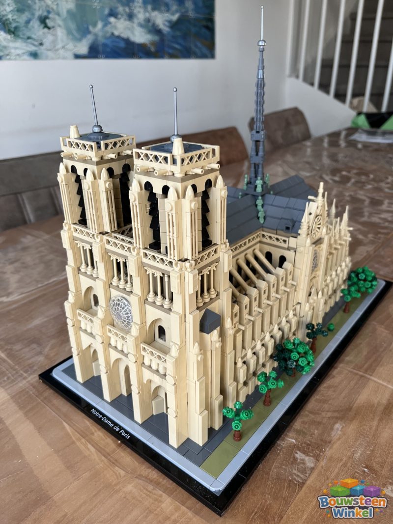 LEGO Architecture Notre-Dame van Parijs - 21061 gebouwd door klant — Architecture / Ideas