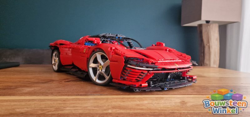 LEGO Technic Ferrari Daytona SP3 - 42143 gebouwd door klant — Technic